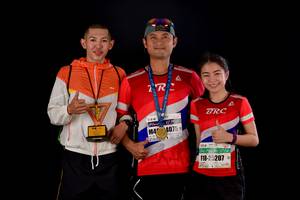 BIB: 4075, 2112, 25207
                            <button type="button" onclick="openModal(9293905)" class="btn btn-primary btn-sm float-right btn-popup" data-toggle="modal" data-target=".modal-high-quality">
                        <i class="fas fa-shopping-cart"></i> Add to Cart
                    </button>
                                            <button type="button" onclick="isThisMe(9293905, true)" class="btn btn-success btn-sm float-right btn-popup btn-isme hidden" data-toggle="tooltip" data-placement="bottom" title="นี่คือรูปของคุณใช่ไหม คลิกที่นี่เพื่อเอาเข้าอัลบั้ม">
                        <i class="fas fa-plus"></i> Add to album
                    </button>
                    <button type="button" onclick="isThisMe(9293905, false)" class="btn btn-warning btn-sm float-right btn-popup btn-isnotme hidden">
                        <i class="fas fa-ban"></i> Remove from album
                    </button>